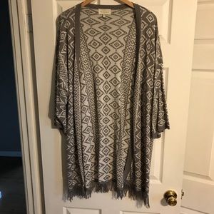 Kimono / tribal patterned sweater